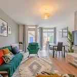 Central 3 Bedroom House With Garden