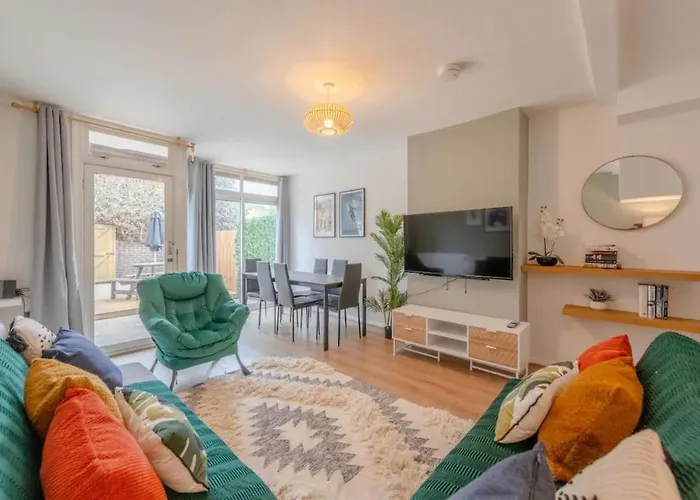 Central 3 Bedroom House With Garden
